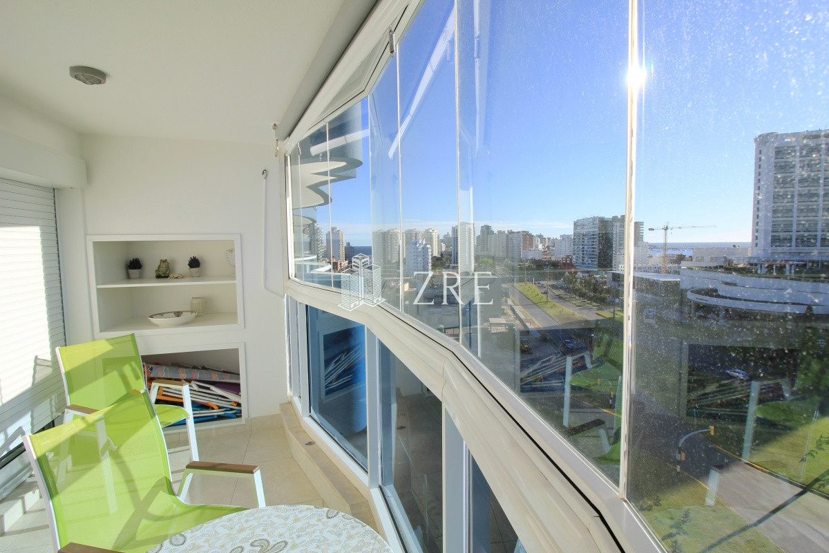 Apartamento ID.412 - Apartamento con servicios en venta y alquiler en Punta del Este, zona Conrad.