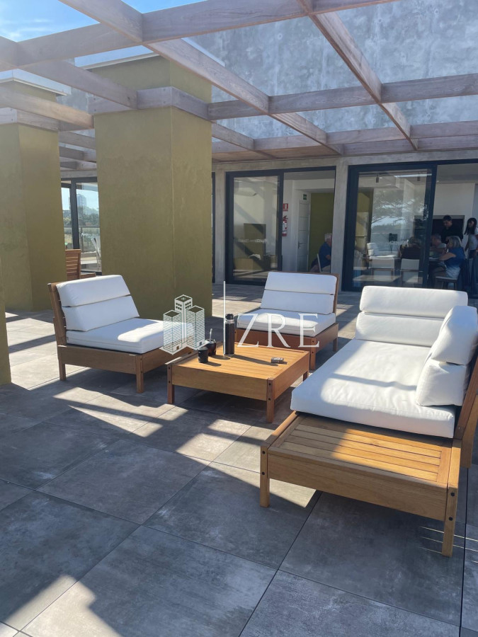 Apartamento ID.631 - Venta apartamento dos dormitorios primera linea, Mansa. Punta Del Este.
