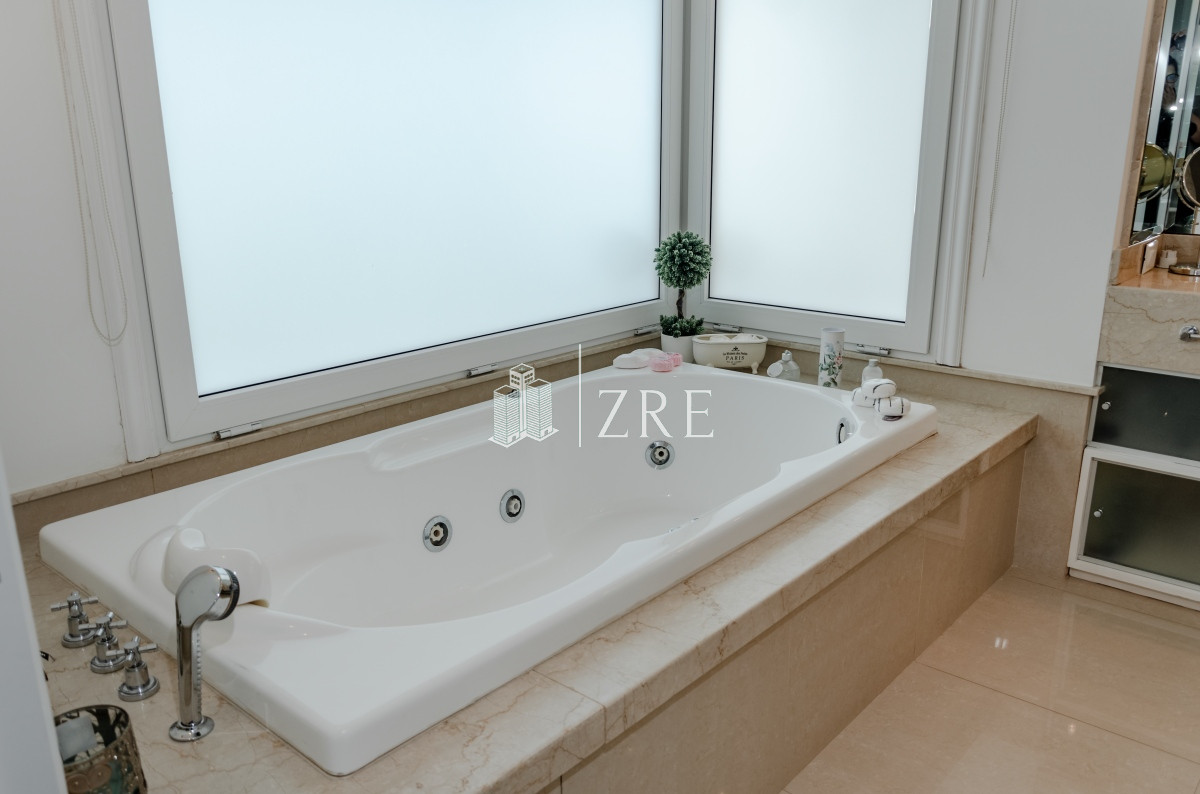 Apartamento ID.54 - Venta apartamento 4 dormitorios. Playa mansa, Punta del Este