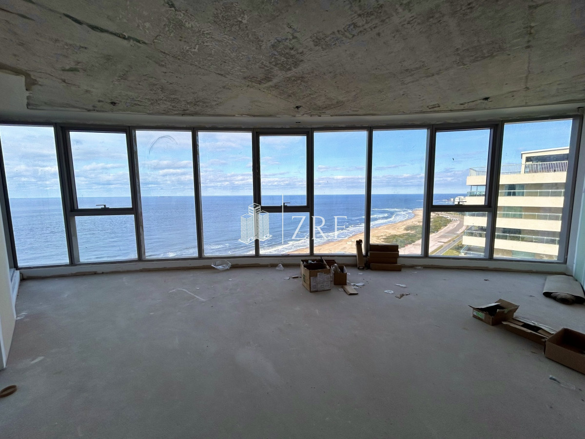 Apartamento ID.106 - Venta Penthouse Duplex Punta del Este con vista al mar. 4 dormitorios