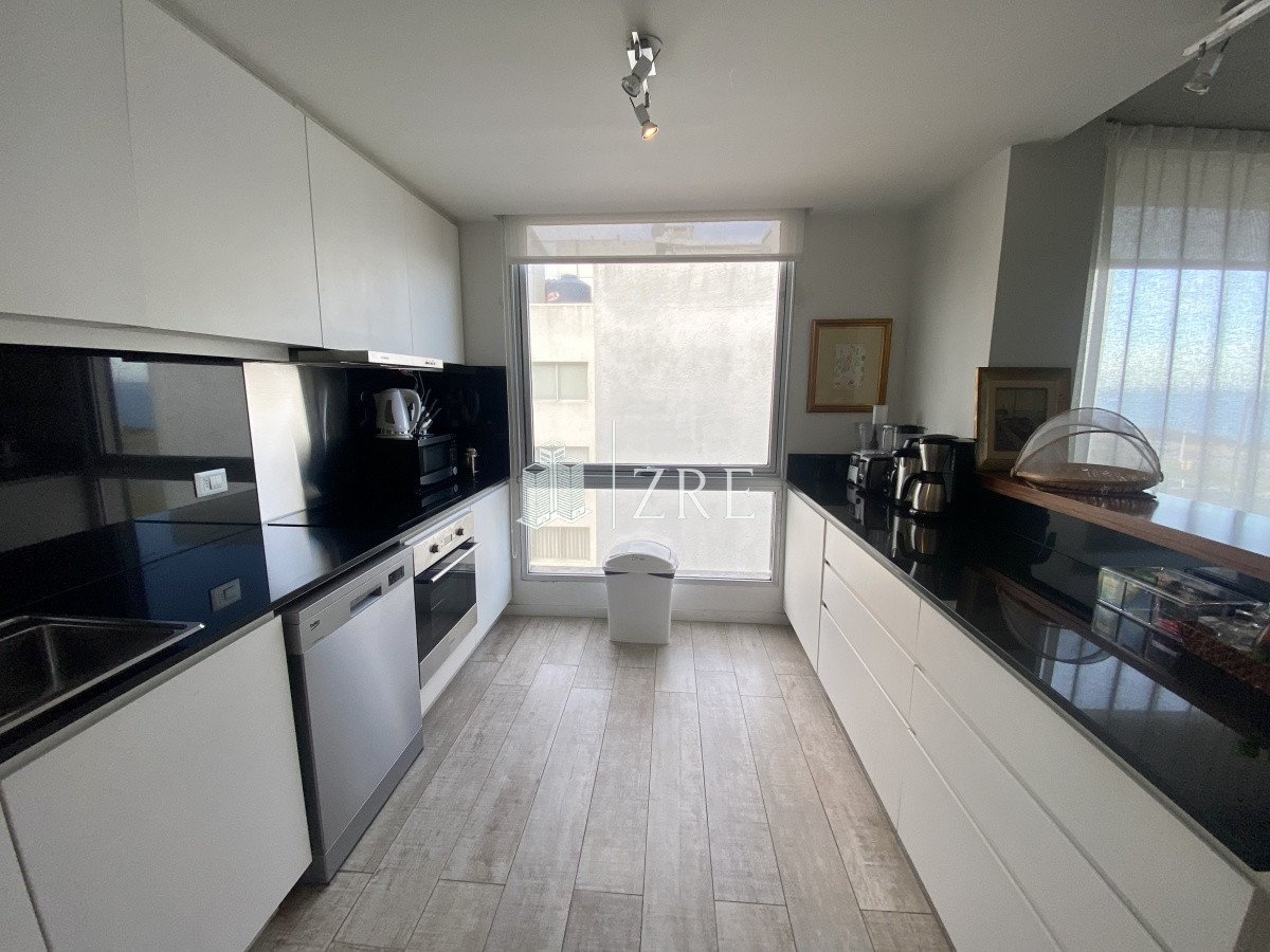 Apartamento ID.335 - Venta apartamento 3 dormitorios playa mansa Punta del Este