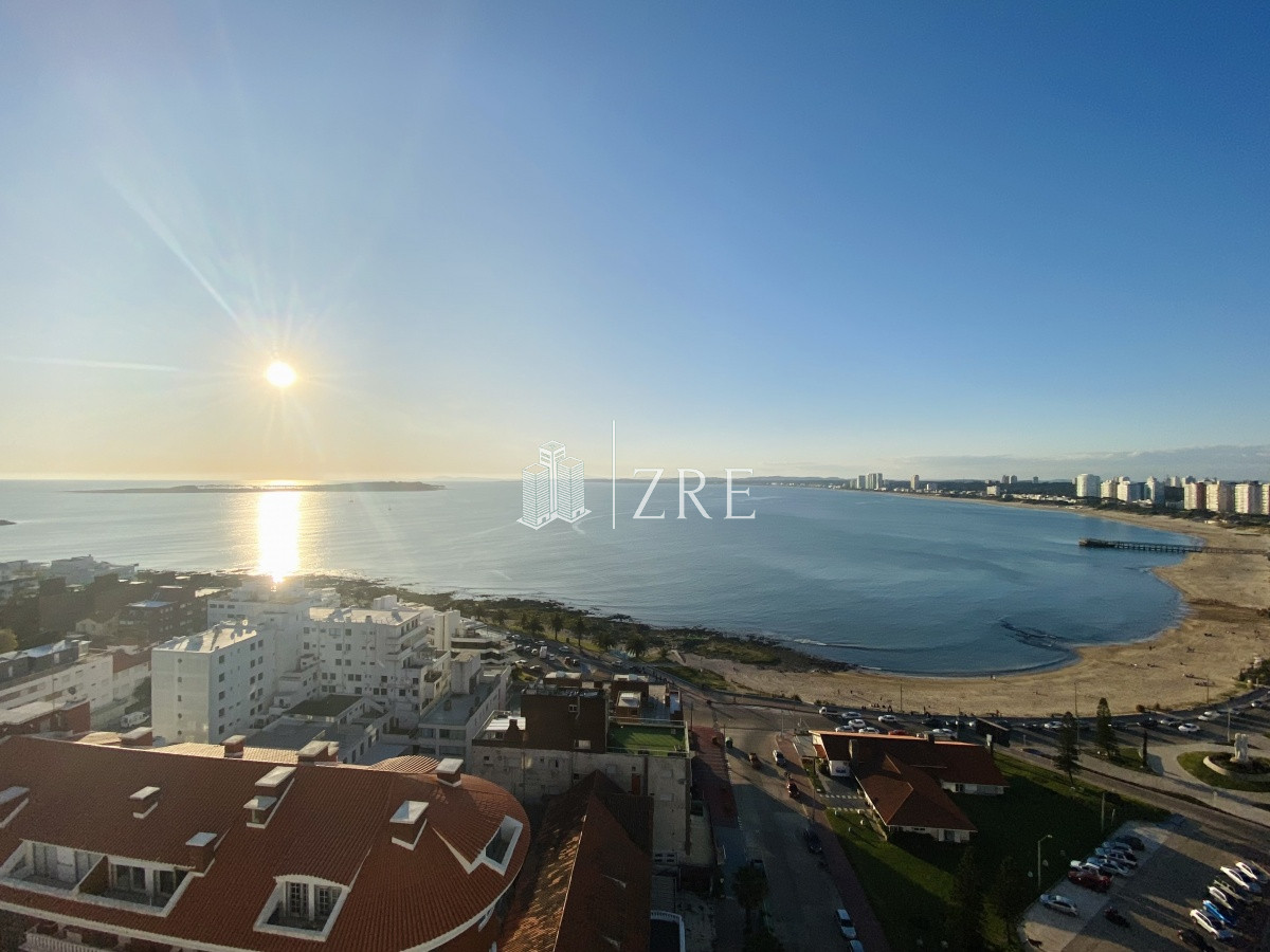 Apartamento ID.434 - Venta apartamento 3 dormitorios, piso alto, Torre tradicional en Punta del Este 