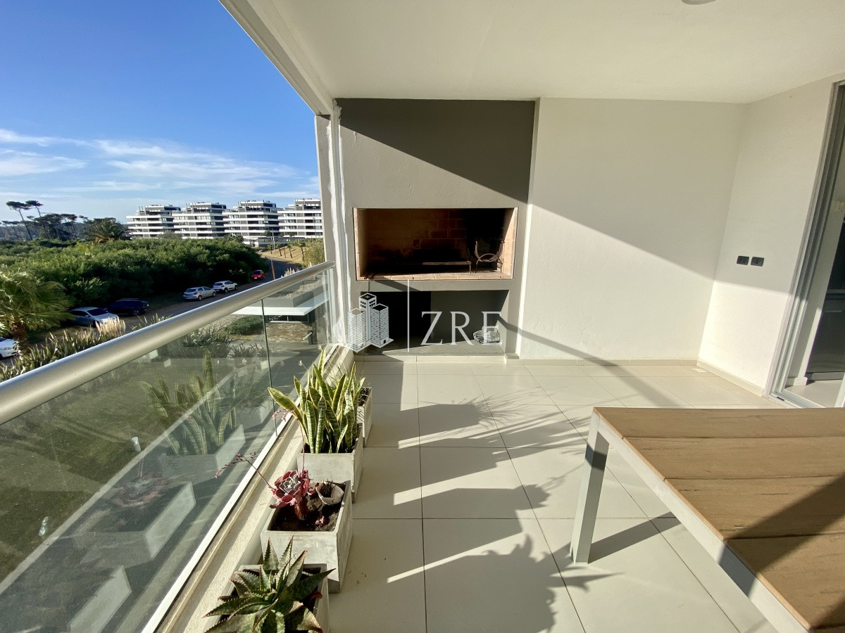 Apartamento ID.341 - Venta apartamento 4 dormitorios, playa brava Punta del Este 