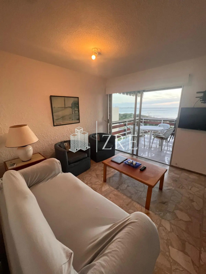 Apartamento ID.657 - Venta apartamento dos dormitorios. Playa mansa, Punta Del Este.