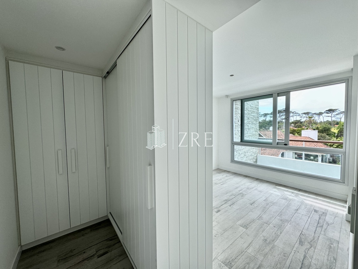 Apartamento ID.805 - Venta apartamento  2 Dormitorios + Servicio.