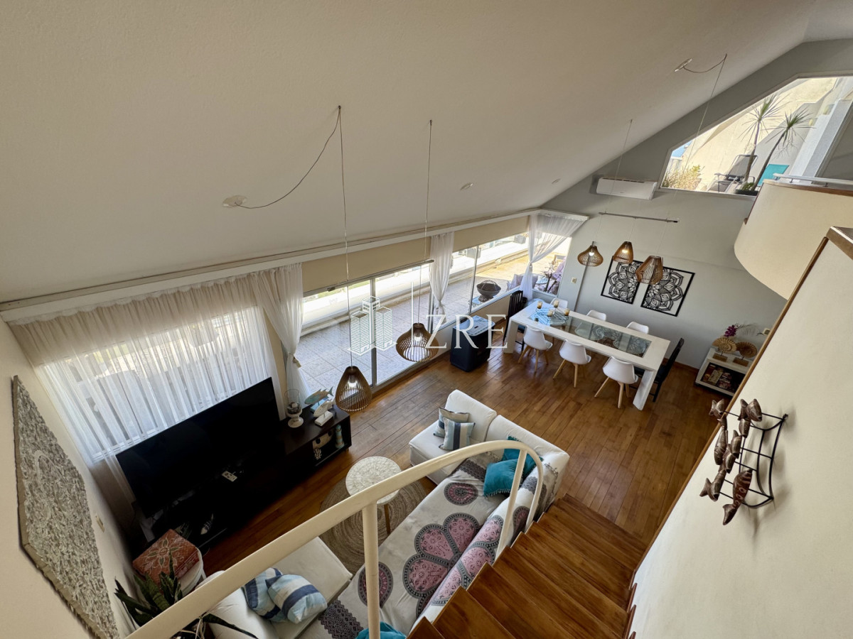Apartamento ID.1317 - Venta. Penthouse dúplex. 3 dormitorios + dependencia 