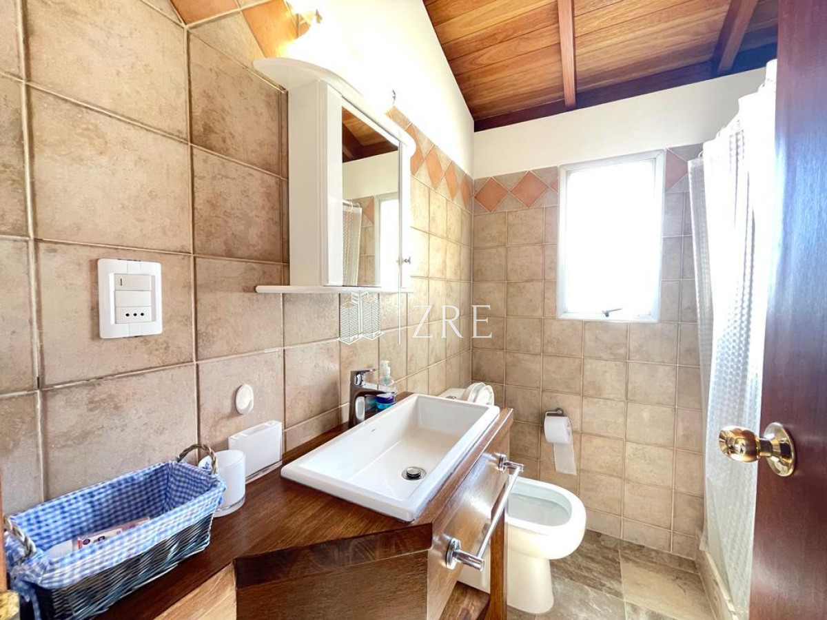 Apartamento ID.176 - Venta Departamento - 2 dormitorios - 3 baños - Peninsula - Punta del Este 