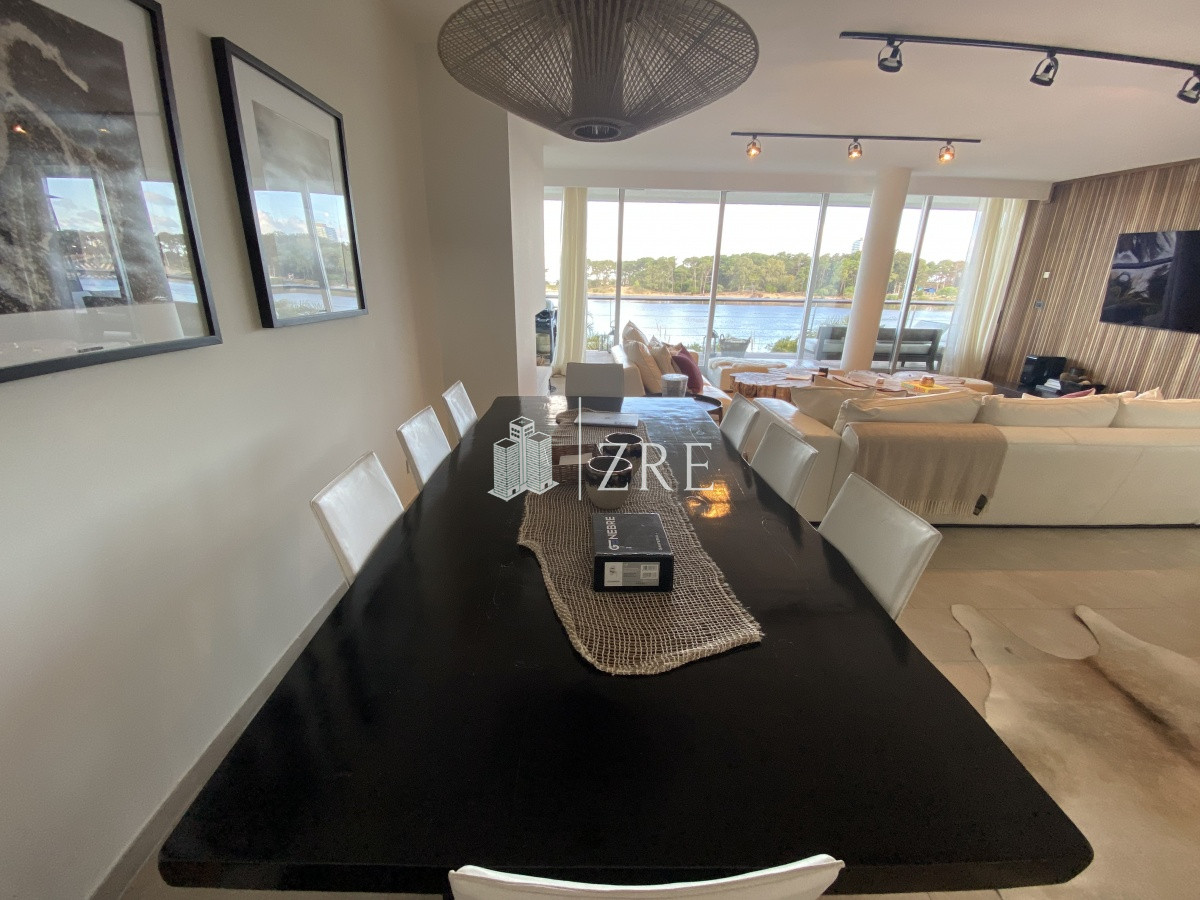 Apartamento ID.533 - Venta apartamento de 4 dormitorios Punta del Este