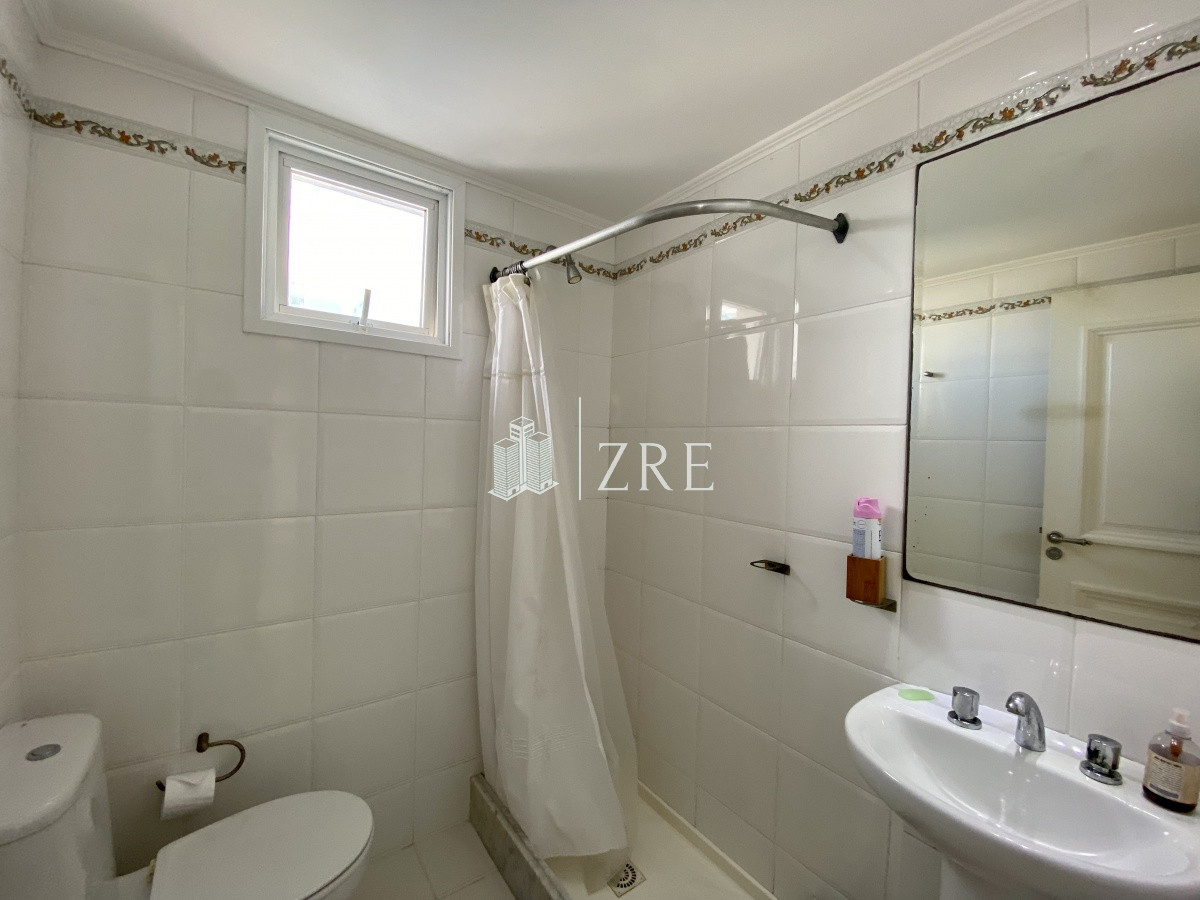 Apartamento ID.379 - Venta apartamento 3 dormitorios. Playa mansa, Punta del Este