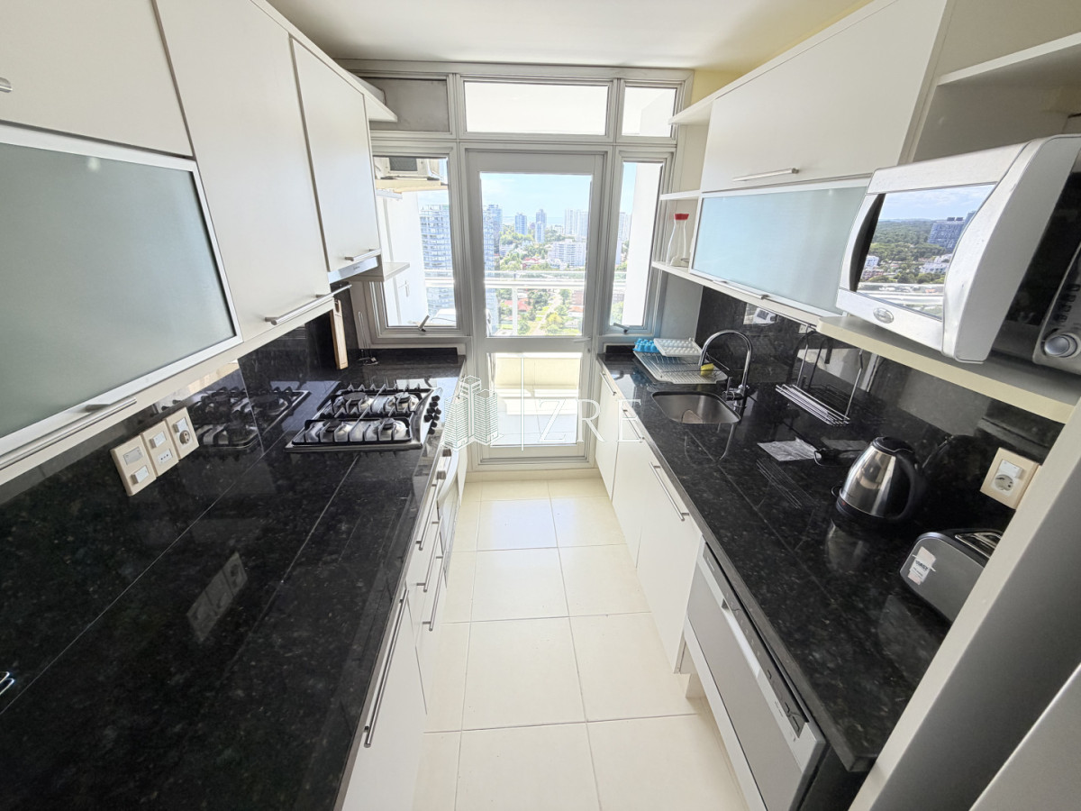 Apartamento ID.1264 - Venta apartamento 2 dormitorios. Playa mansa, Punta del Este 