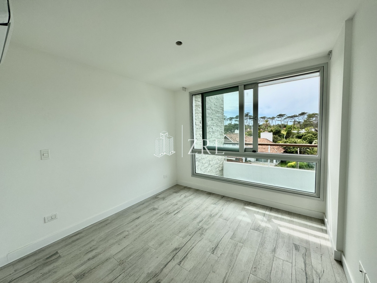 Apartamento ID.805 - Venta apartamento  2 Dormitorios + Servicio.