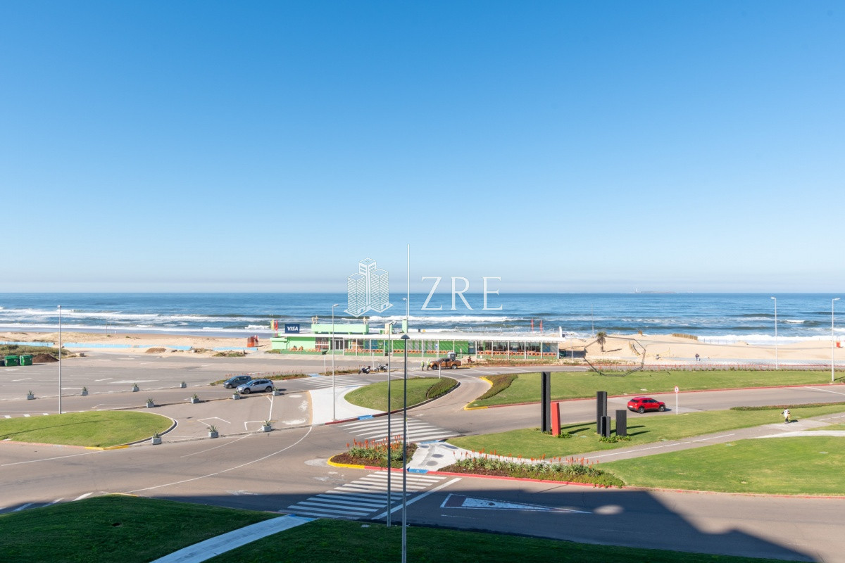 Apartamento ID.513 - Venta apartamento Imperiale II tres dormitorios y servicio playa brava Punta del Este