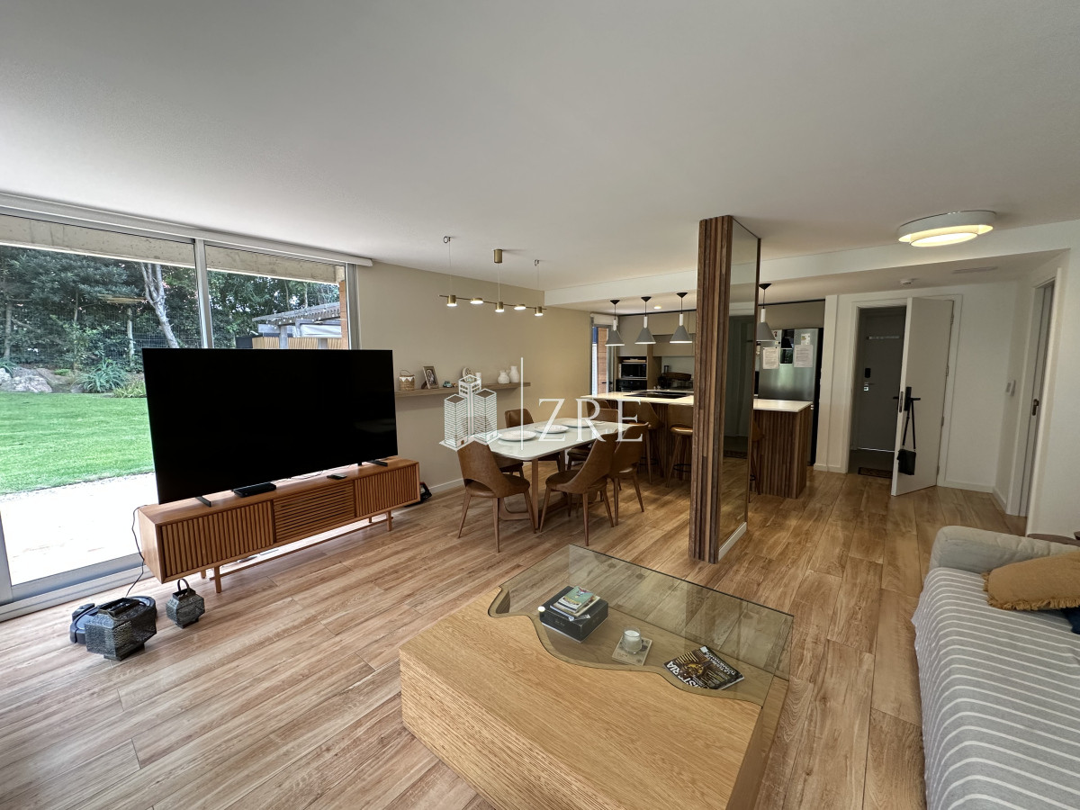 Apartamento ID.661 - Venta apartamento 3 dormitorios. Playa mansa, Punta del Este. 
