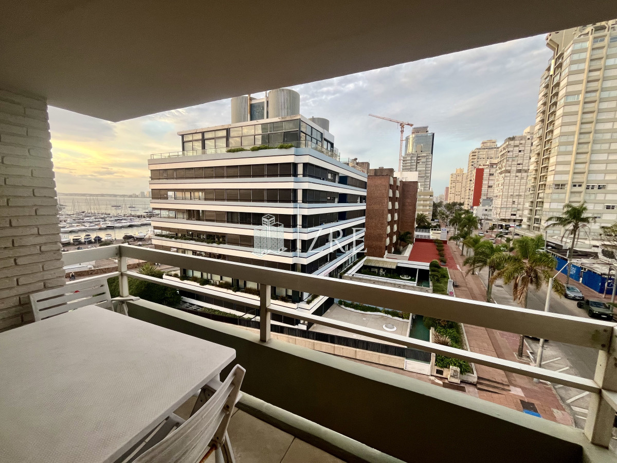Apartamento ID.691 - Venta apartamento 3 dormitorios. Penisnuala, Punta del Este. 