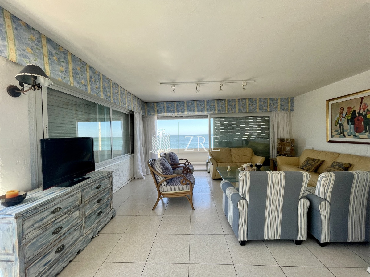 Apartamento ID.473 - Venta Apartamento en primera línea, Playa Brava, Punta del Este.