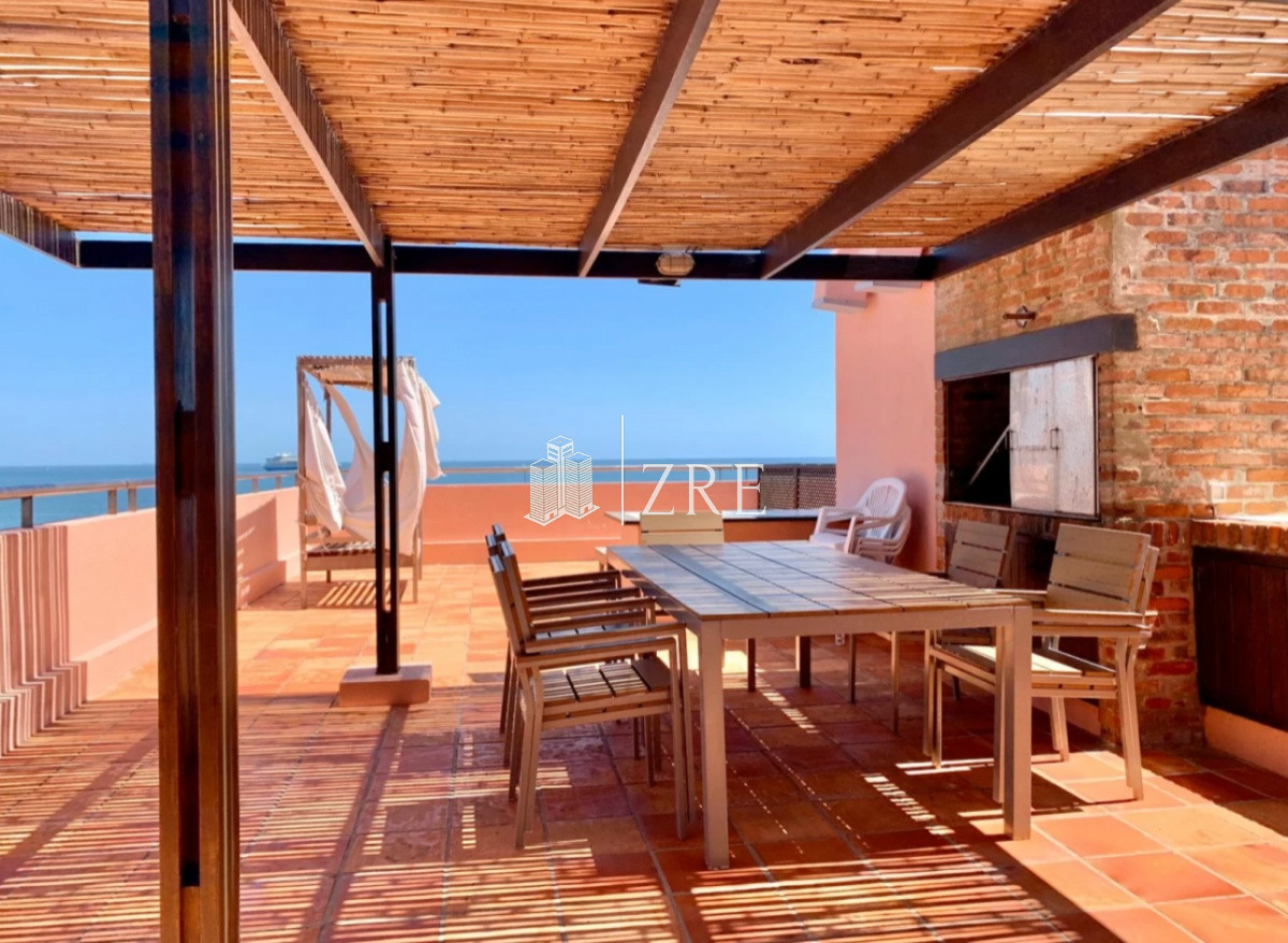 Apartamento ID.472 - Venta apartamento Frente al Mar, Playa Mansa en Venta Dos Dormitorios y Parrillero