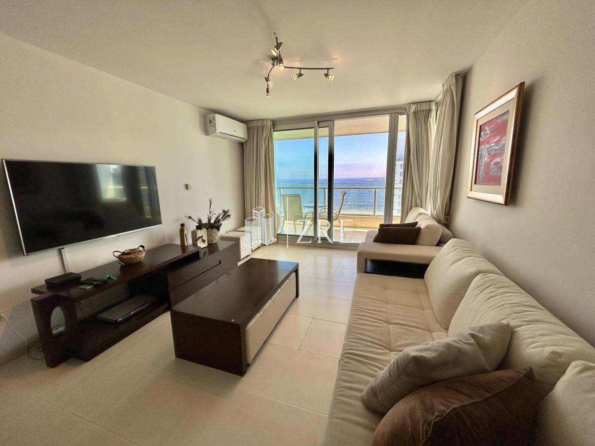 Apartamento ID.736 - Venta apartamento Punta del Este en Playa Mansa con vista al mar. 2 dormitorios