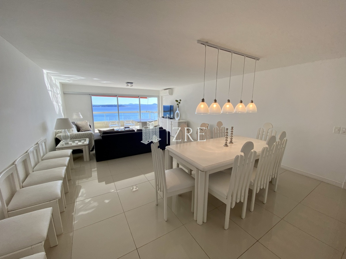 Apartamento ID.462 - Venta apartamento 4 dormitorios playa mansa Punta del Este