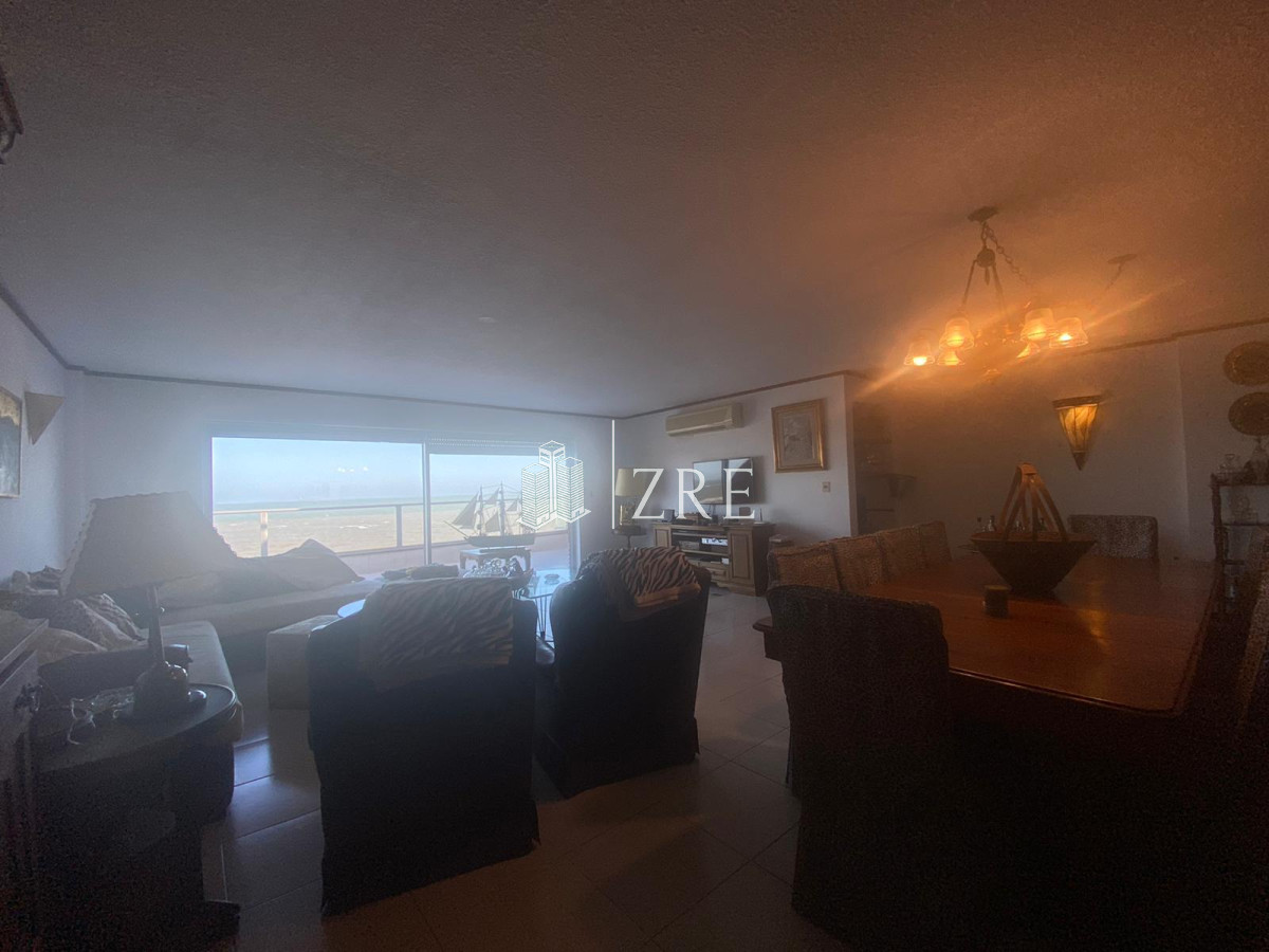 Apartamento ID.500 - Venta Pent-house de lujo sobre el mar en península de Punta del Este   