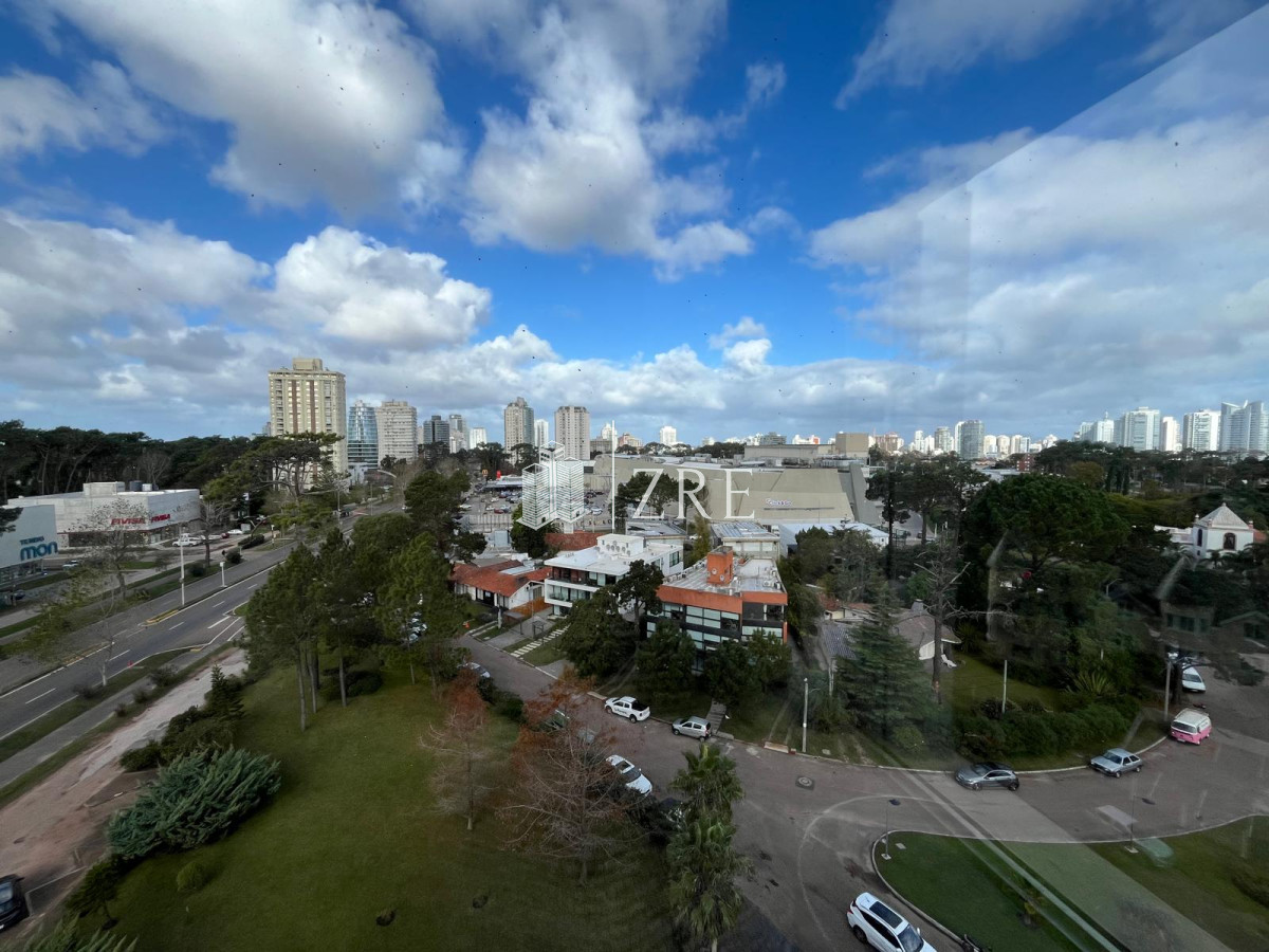 Apartamento ID.596 - Venta apartamento Amadeus, Playa Mansa, Punta del Este