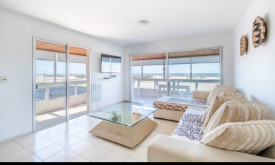 Venta apartamento 3 dormitorios. Playa brava, Punta del Este.