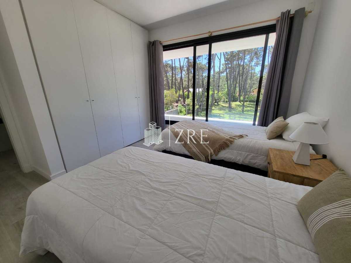 Casa ID.708 - Venta casa 4 dormitorios. Playa Brava, Punta del Este 