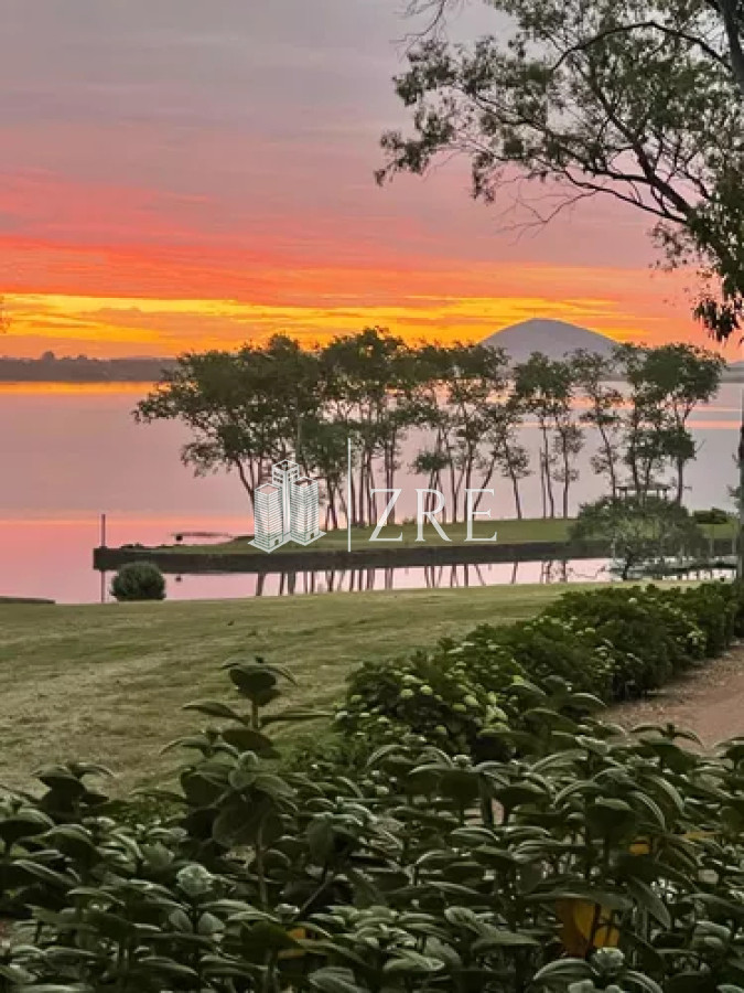 Casa ID.643 - Venta casa cuatro dormitorios. Laguna del Sauce, Punta Ballena.