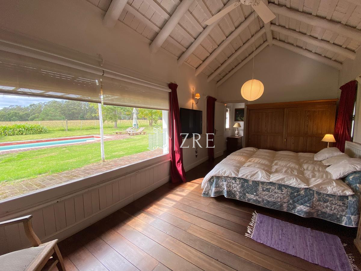 Casa ID.807 - Venta Casa - 5 Dormitorios 3 baños - Pileta - La Barra 