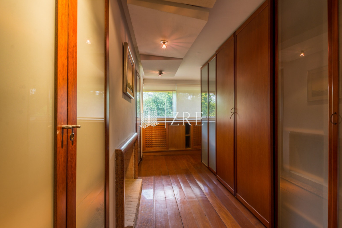 Casa ID.508 - Venta residencia en Playa Mansa Punta del Este