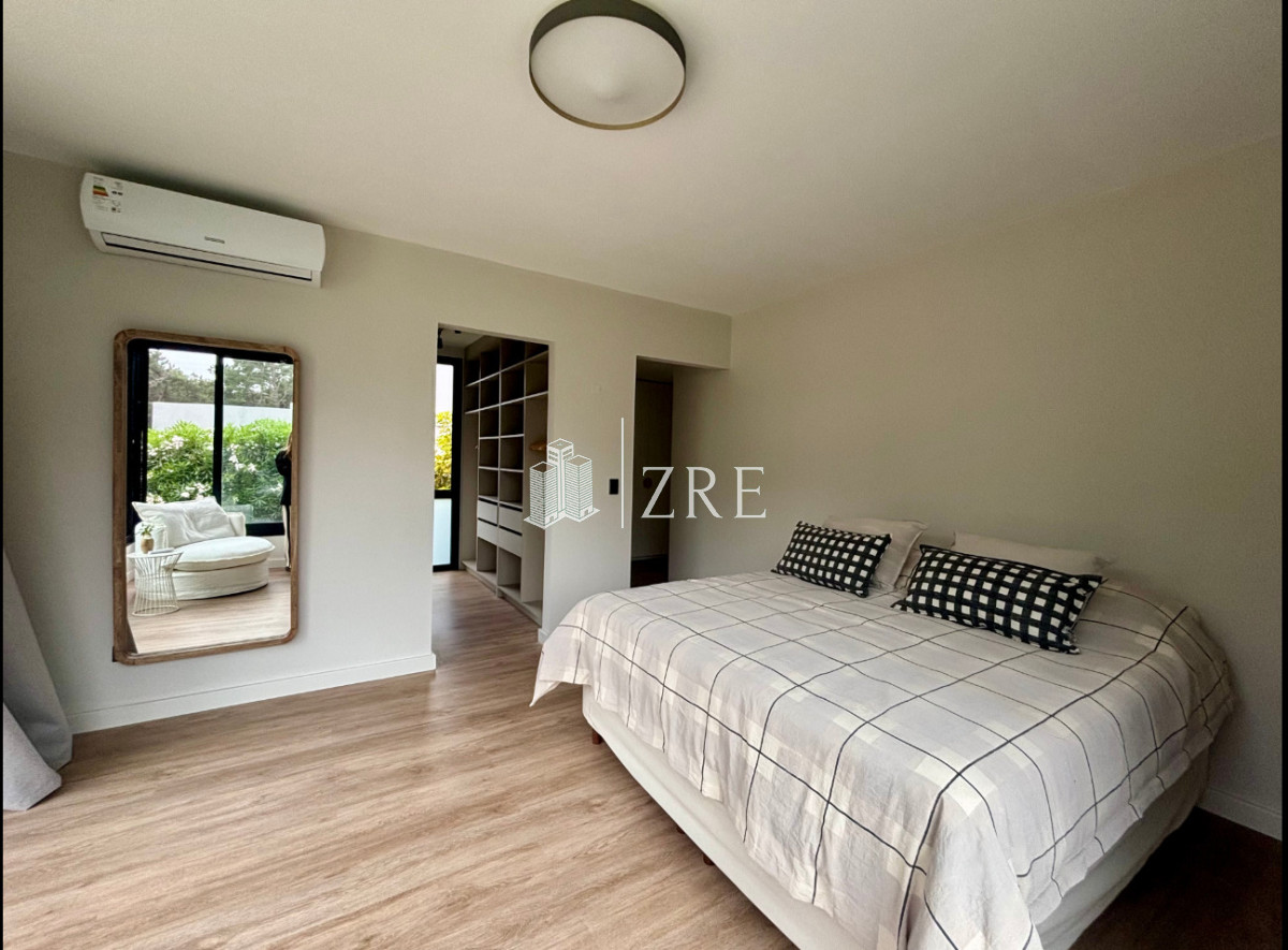 Casa ID.1353 - Casa moderna. 4 dormitorios. excelente estado 