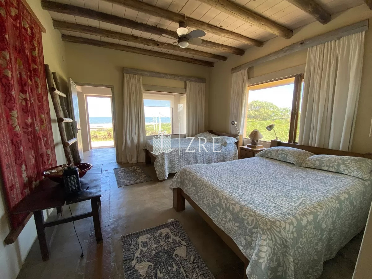 Casa ID.192 - Casa en venta 7 dormitorios Punta Piedras