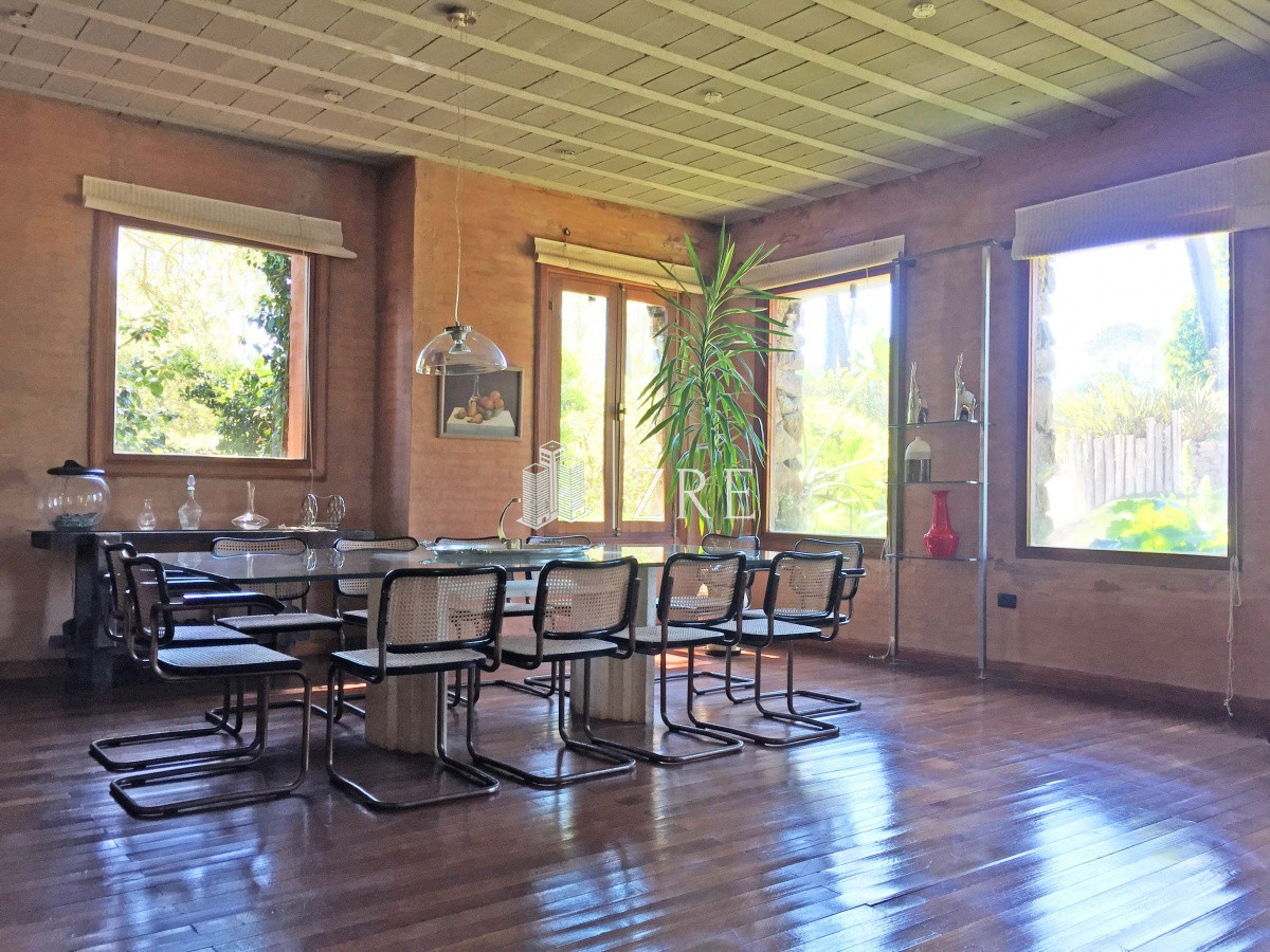 Casa ID.793 - Venta casa en  Barrio Privado La Arbolada Cinco Dormitorios Pisicina