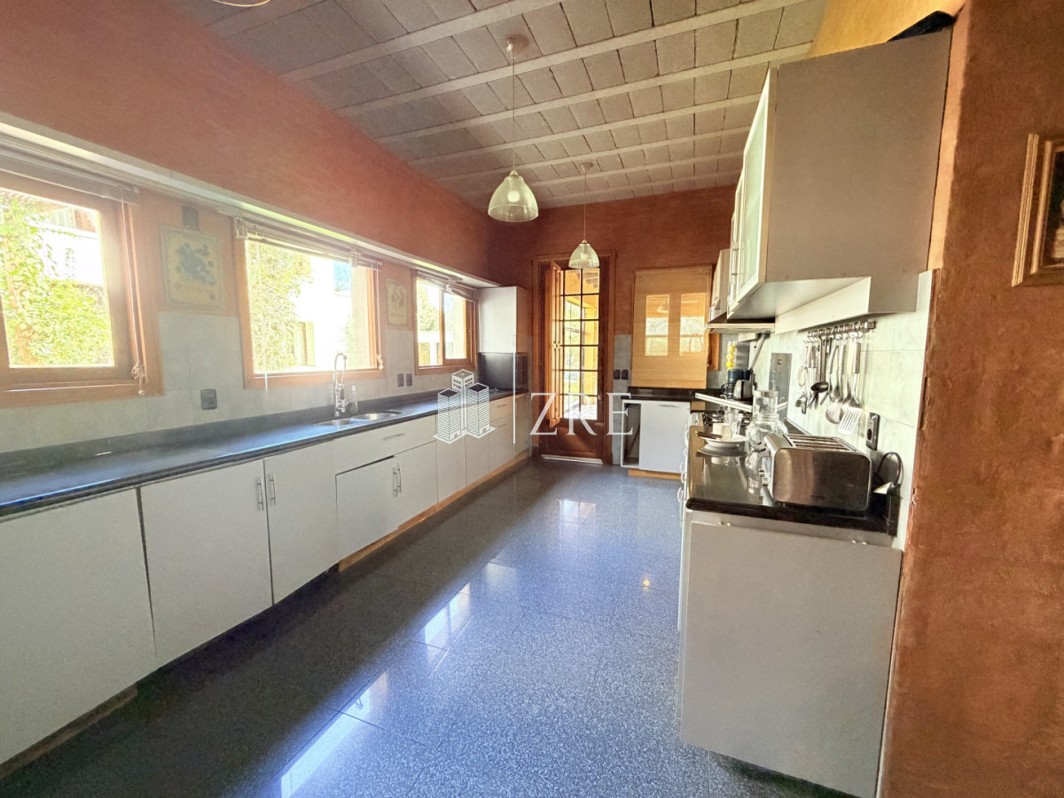 Casa ID.793 - Venta casa en  Barrio Privado La Arbolada Cinco Dormitorios Pisicina