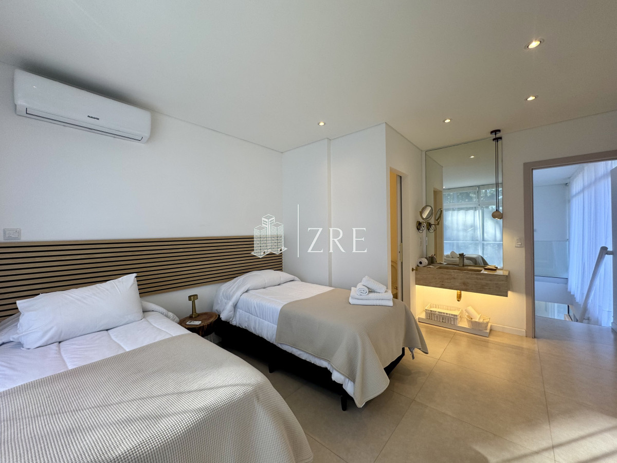 Casa ID.555 - Venta de casa 4 dormitorios en Green Park, Punta Ballena.