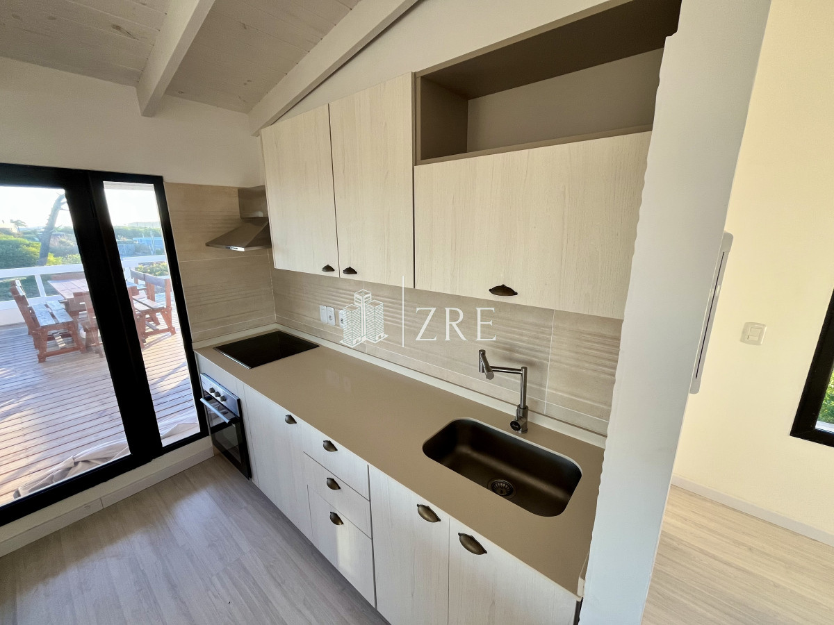 Casa ID.592 - Venta casa frente al mar con piscina 