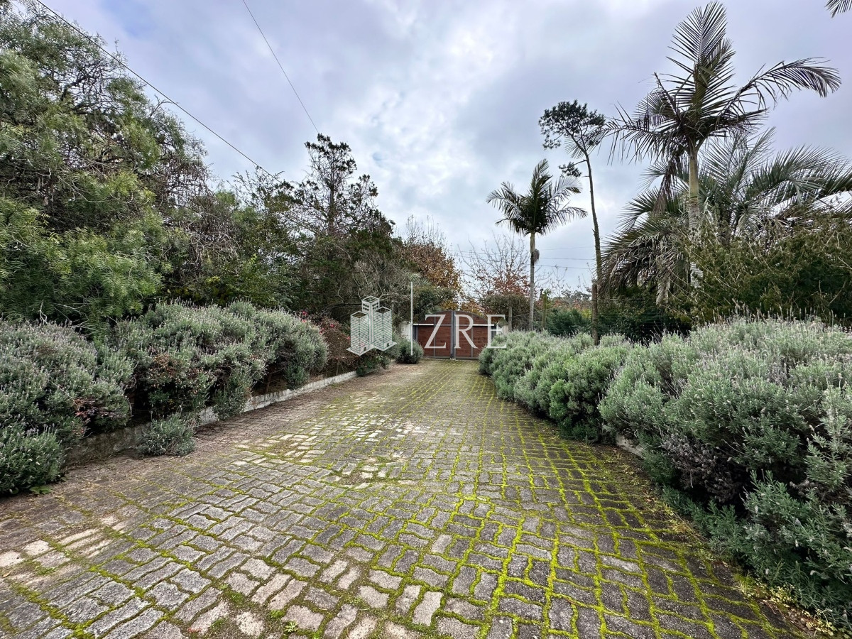 Casa ID.706 - Venta espectacular casa Punta del Este, Golf - 4 dormitorios con piscina y gran parque