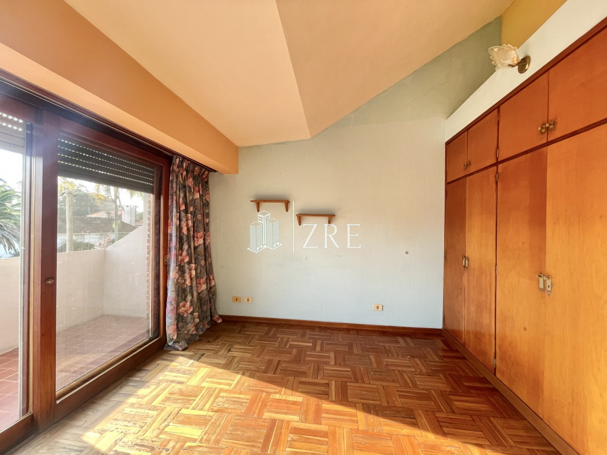 Casa ID.231 - Venta casa 4 dormitorios playa mansa Punta del Este
