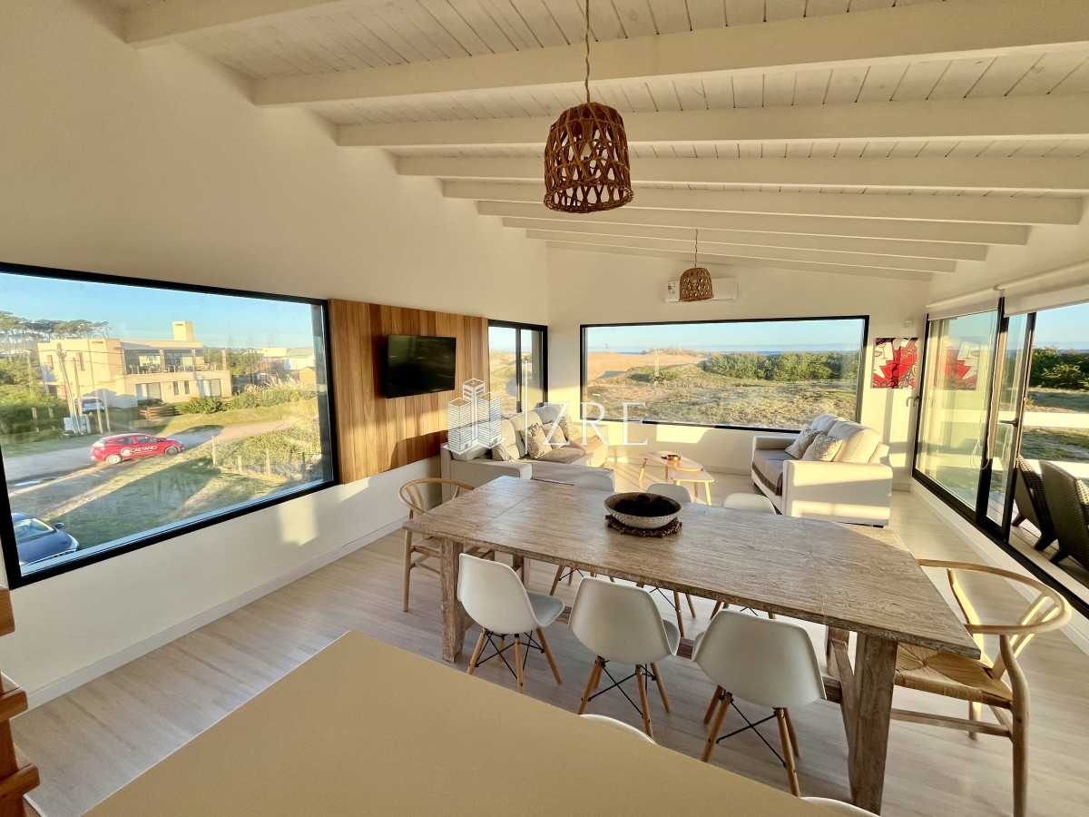 Casa ID.592 - Venta casa frente al mar con piscina 