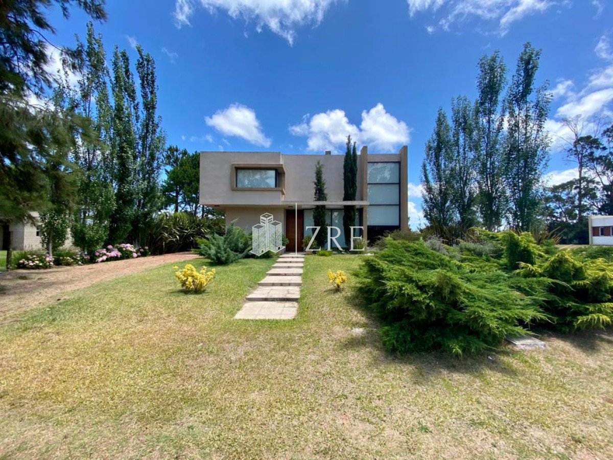 Casa ID.499 - Venta casa de dos plantas en Le Residence 