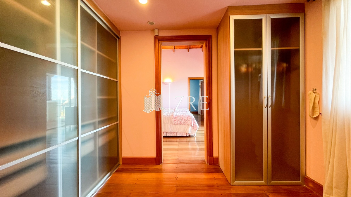 Casa ID.283 - Venta casa 10 dormitorios playa mansa Punta del Este