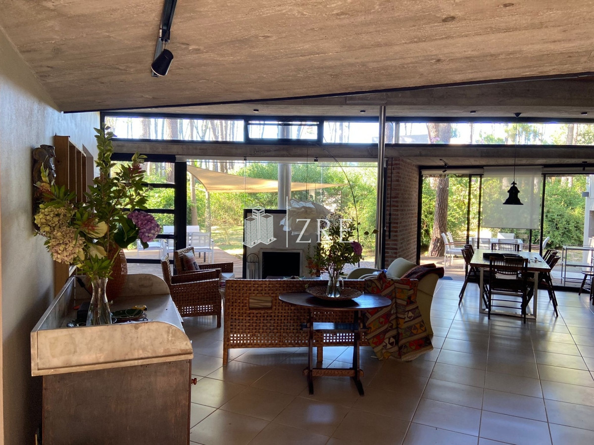 Casa ID.281 - Venta casa 4 dormitorios Laguna Blanca