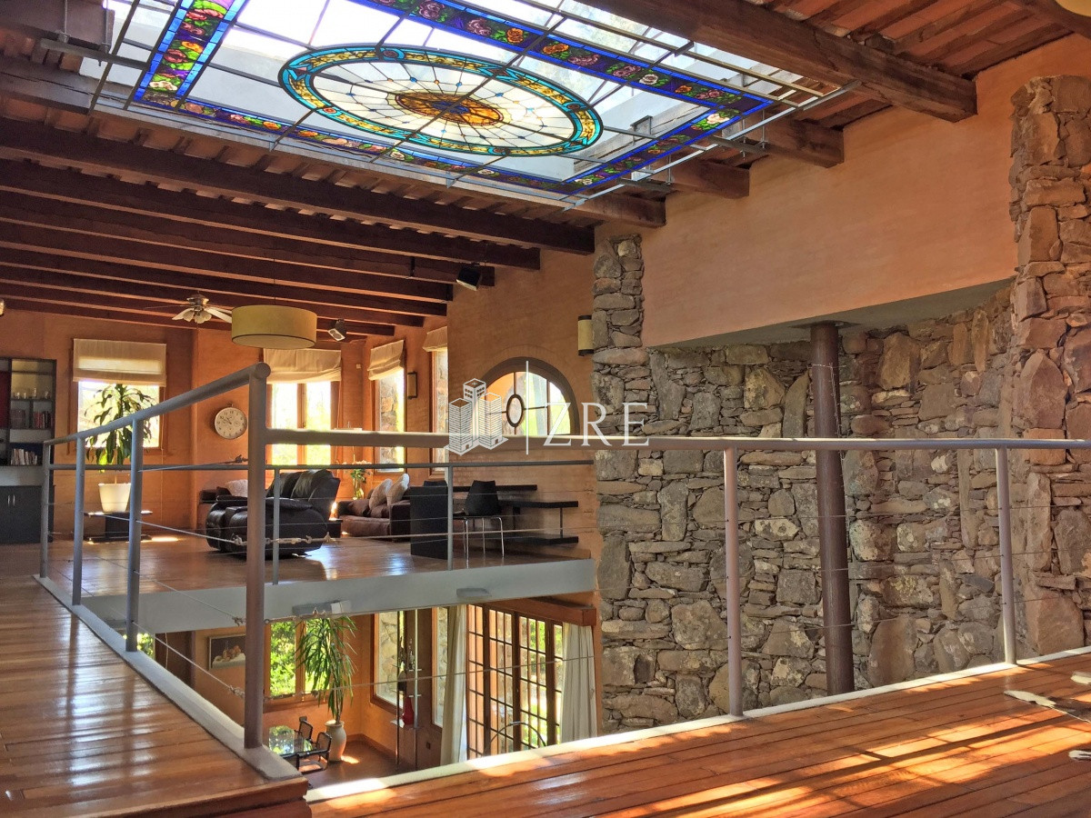 Casa ID.793 - Venta casa en  Barrio Privado La Arbolada Cinco Dormitorios Pisicina