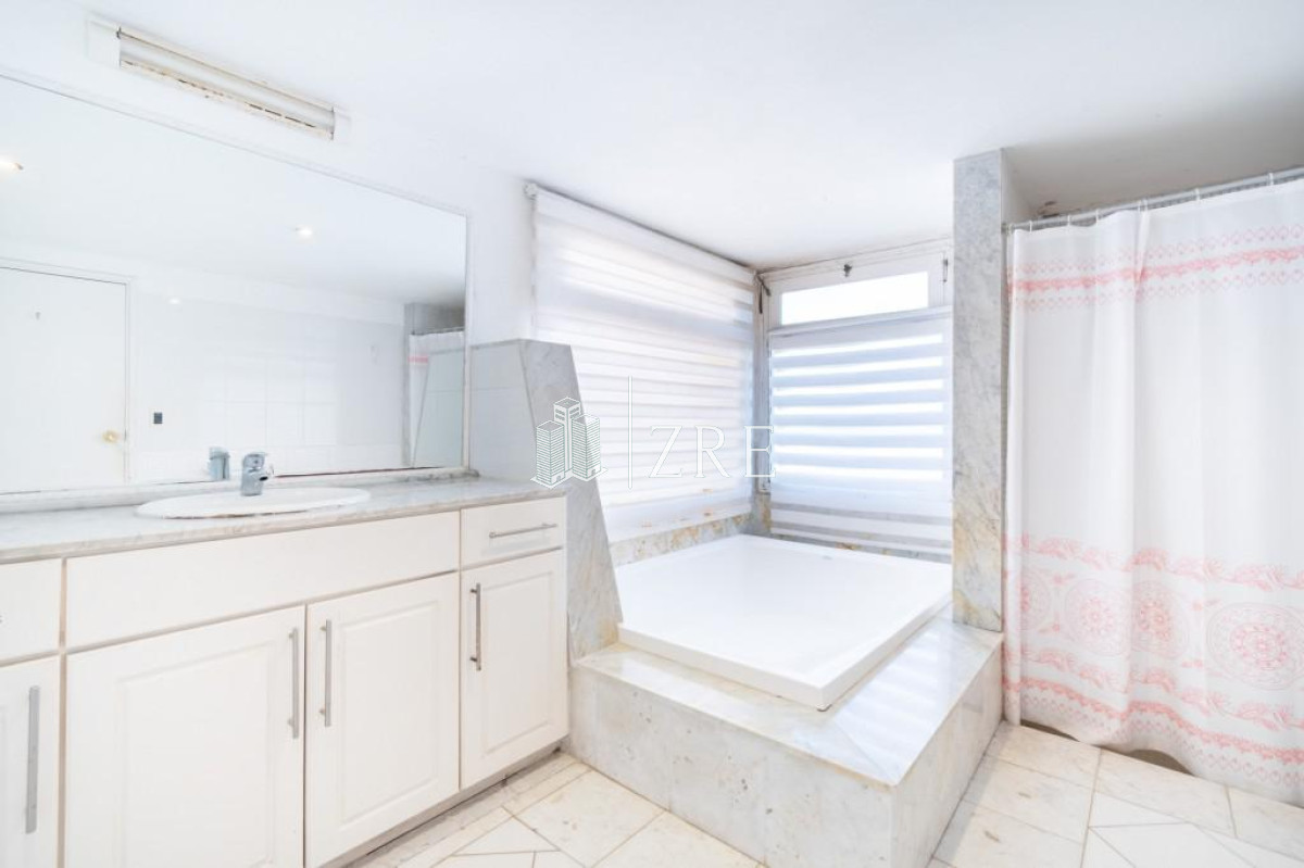 Casa ID.455 - VENTA CASA 3 DORMITORIOS PRIMERA LINEA