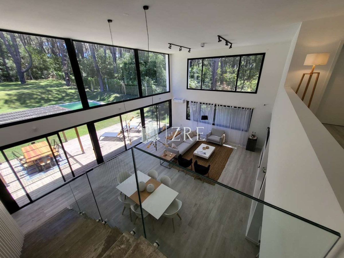Casa ID.708 - Venta casa 4 dormitorios. Playa Brava, Punta del Este 