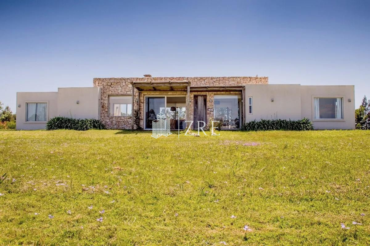 Casa ID.738 - Venta Casa - 3 Dormitorios 