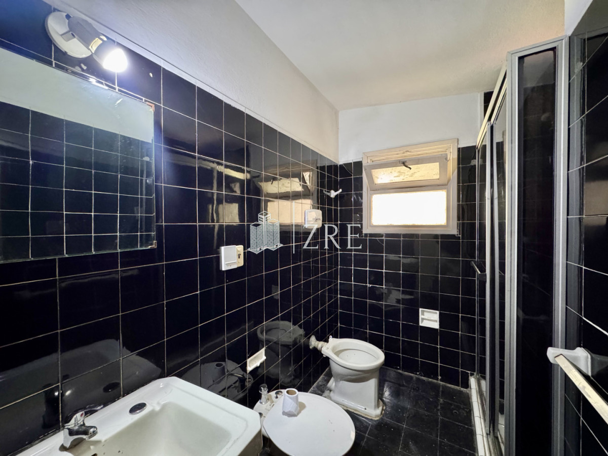 Casa ID.1350 - Venta casa 7 dormitorios, Cantegril, Punta del Este