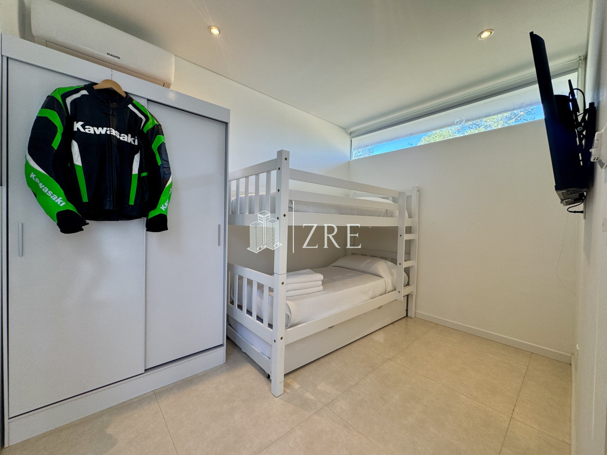 Casa ID.555 - Venta de casa 4 dormitorios en Green Park, Punta Ballena.