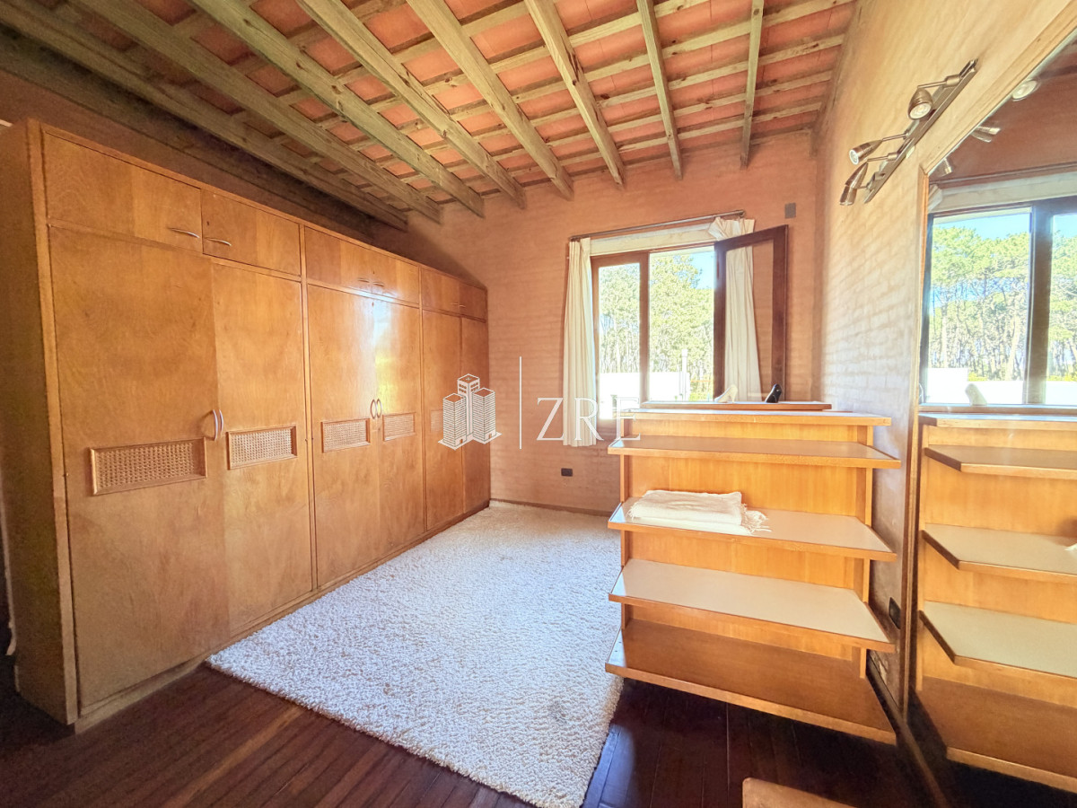 Casa ID.793 - Venta casa en  Barrio Privado La Arbolada Cinco Dormitorios Pisicina