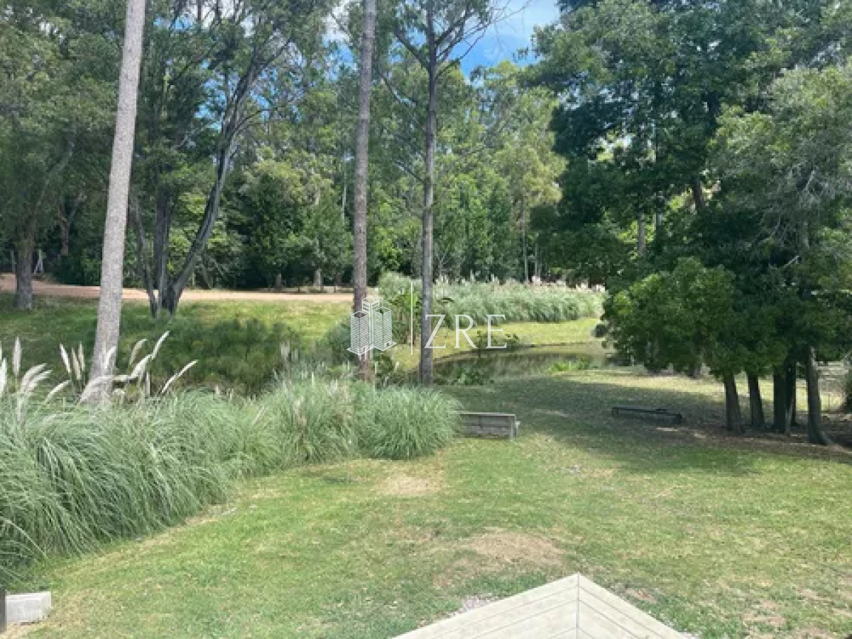Casa ID.643 - Venta casa cuatro dormitorios. Laguna del Sauce, Punta Ballena.