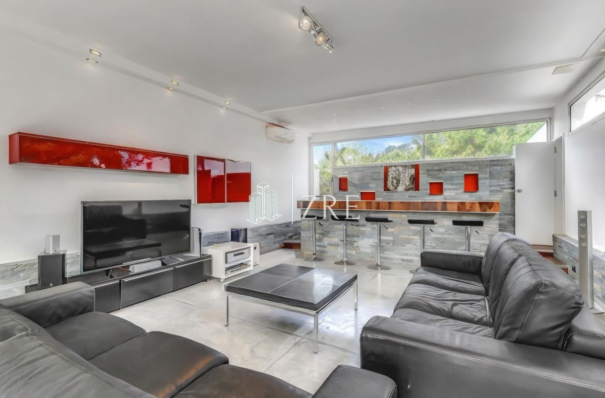 Casa ID.919 - Venta y alquiler casa 5 dormitorios. Playa brava, Punta del Este.